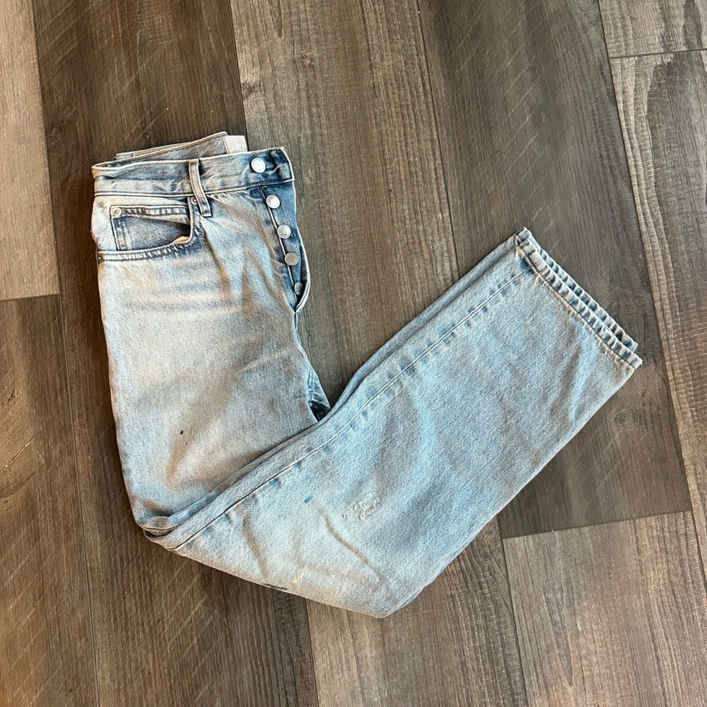 Everlane Light Blue lightly distressed Jeans